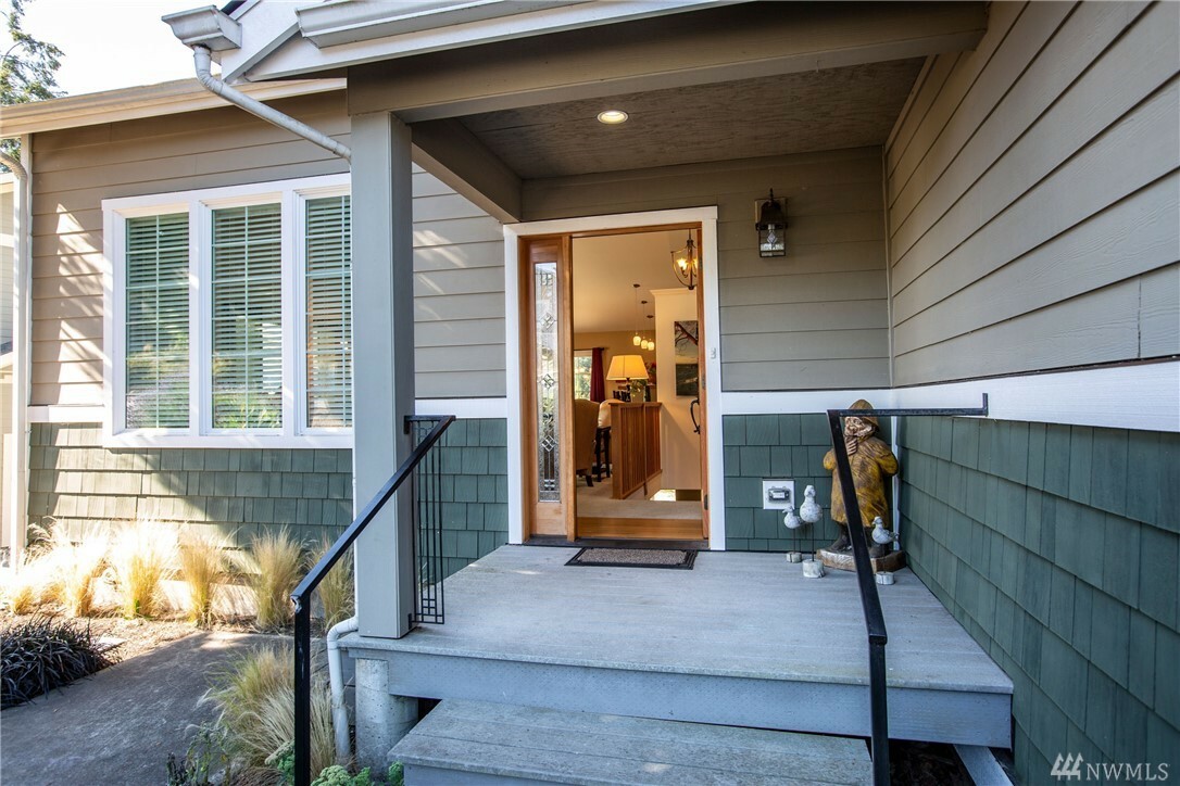 Property Photo:  523 Kelsando Cir  WA 98250 