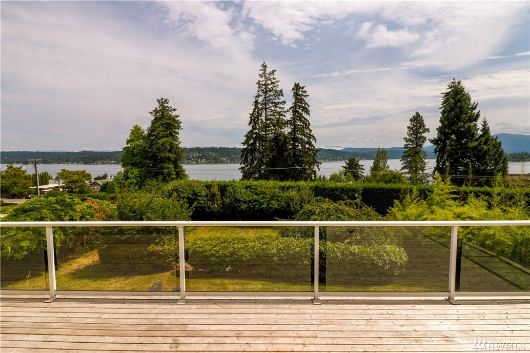Property Photo: 2935 170th Ave SE WA 98008