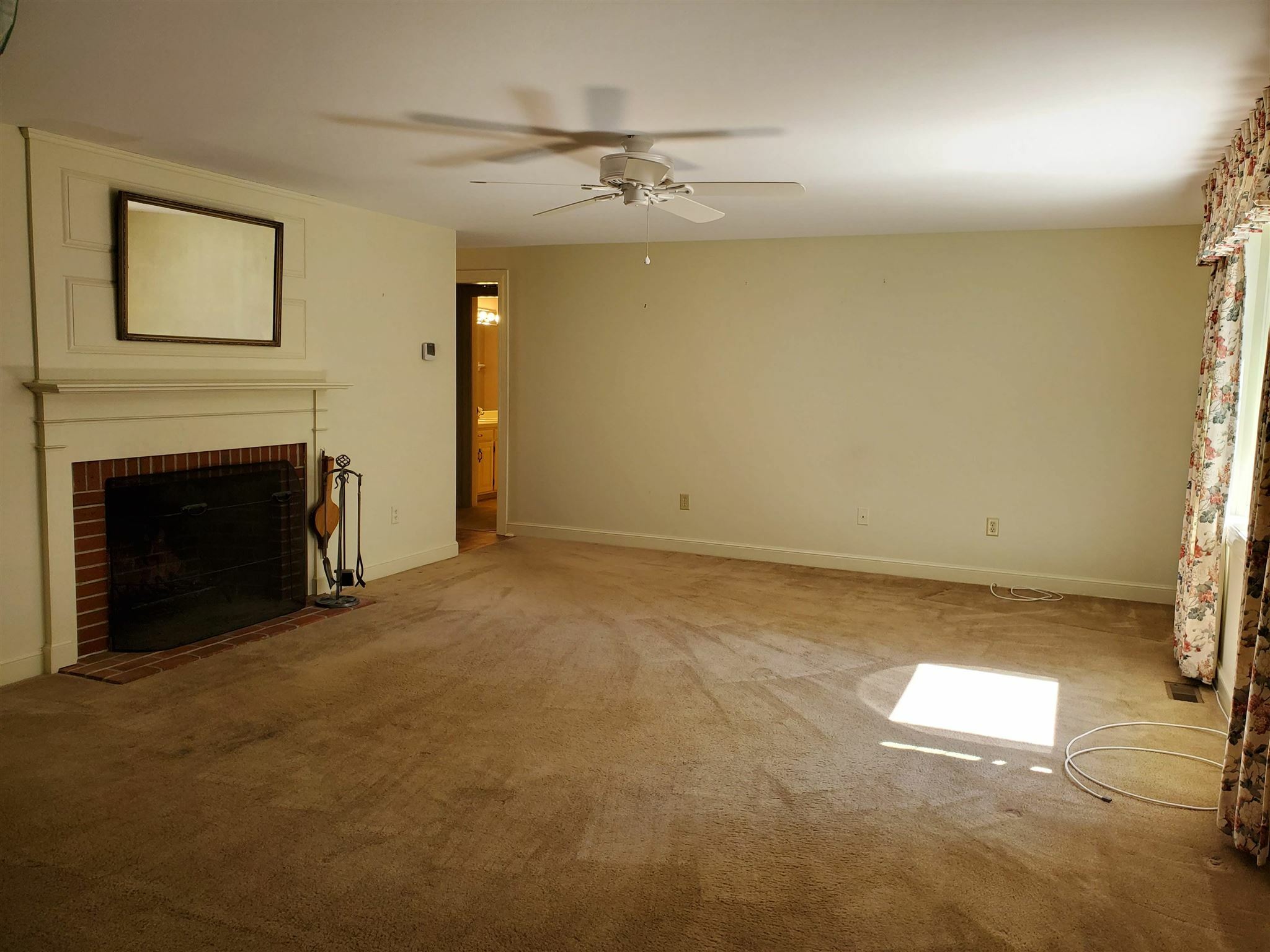 Property Photo:  6 Minuteman Lane  NH 03833 