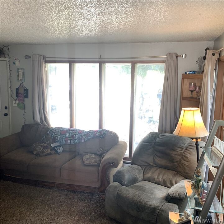 Property Photo:  1223 Methow St  WA 98801 