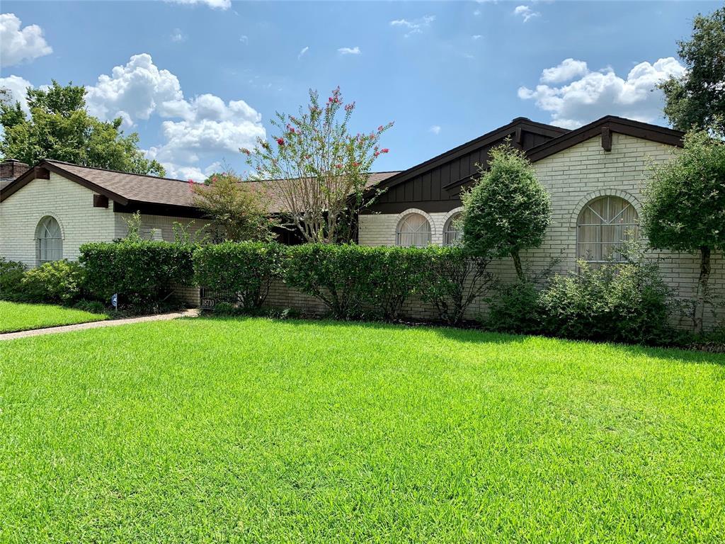 Property Photo: 18710 Prince William Lane TX 77058
