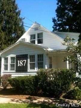 Property Photo:  187 W Clarkstown Road 9  NY 10956 