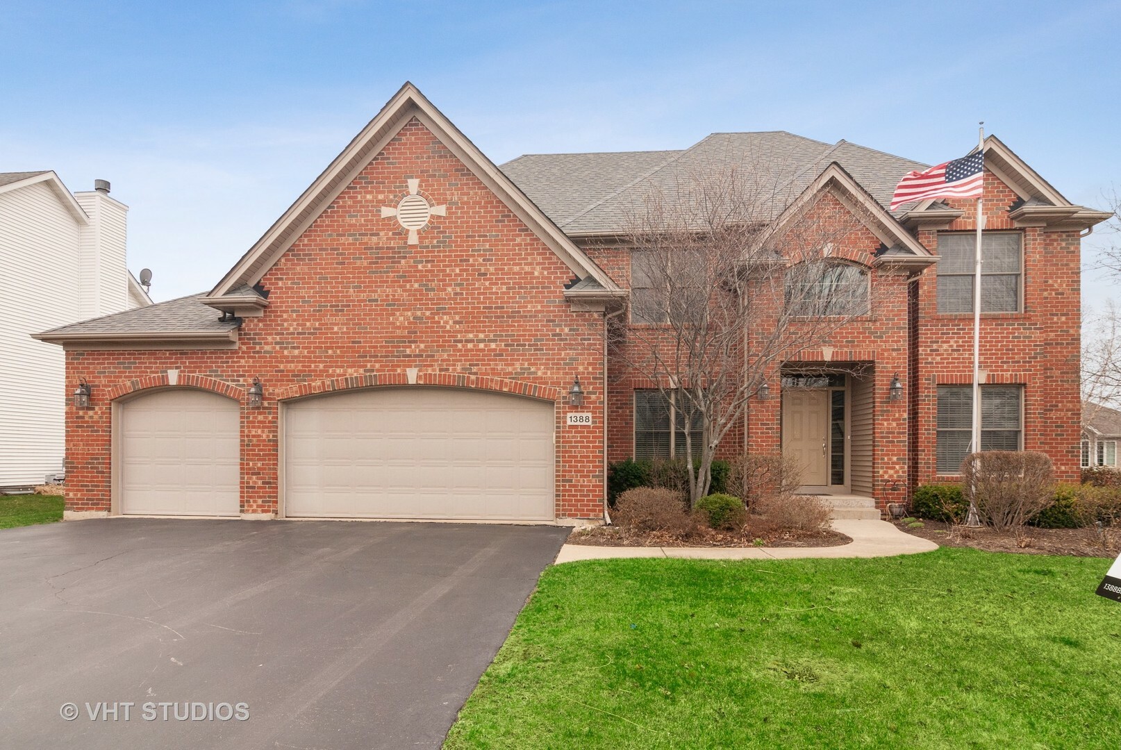 Property Photo:  1388 Blackberry Creek Drive  IL 60119 