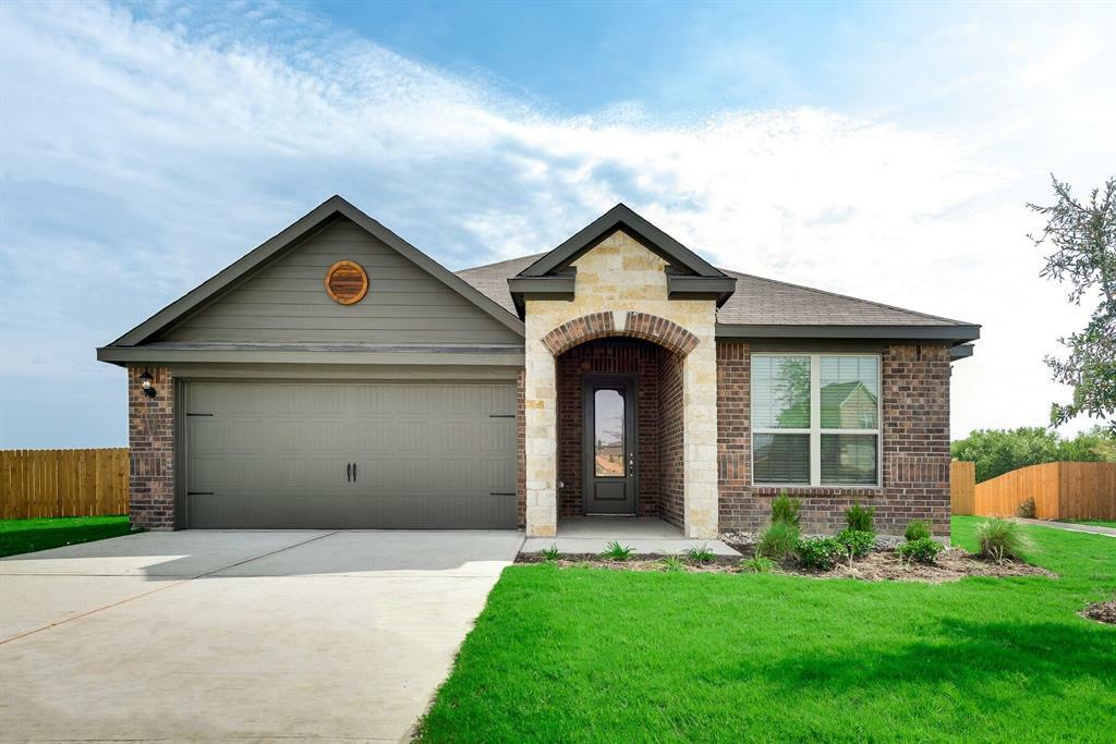 Property Photo: 5312 Songbird Trail TX 76207