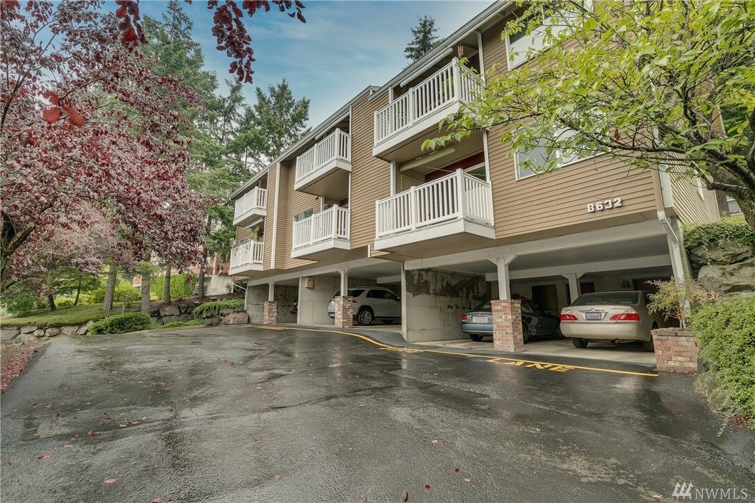 Property Photo:  8632  164th Avenue NE A102  WA 98052 