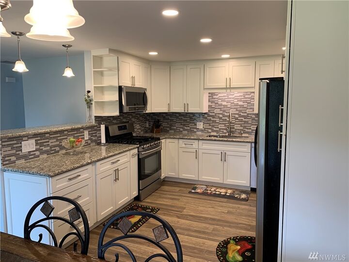 Property Photo:  1710  20th Street NE  WA 98002 