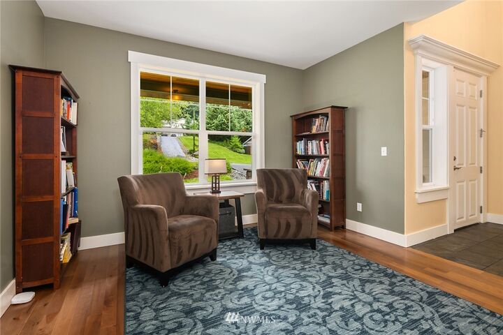 Property Photo: 10128 205th Avenue SE WA 98290