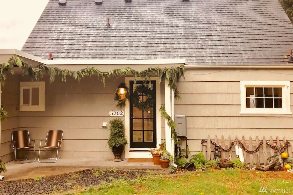 Property Photo: 5202 Beach Dr WA 98312