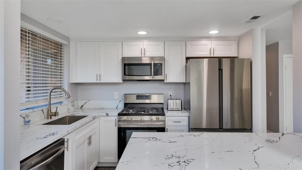 Property Photo:  1132 Grape St  CA 92069 