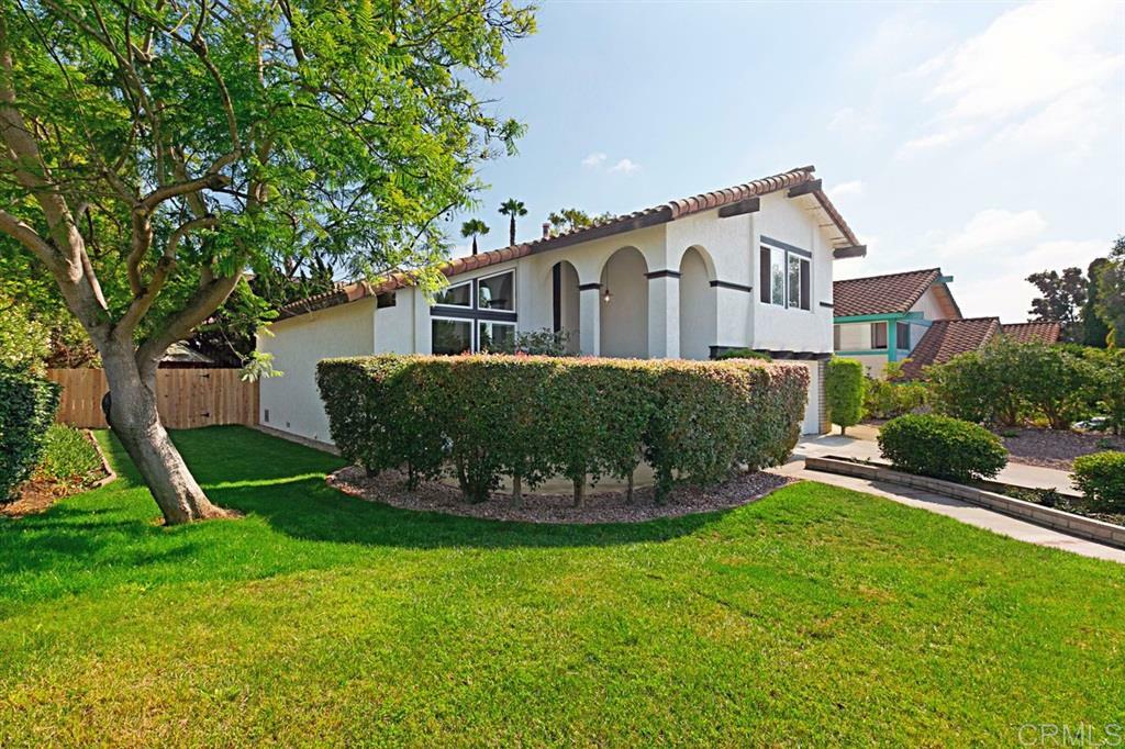 Property Photo: 507 S Willowspring Dr CA 92024