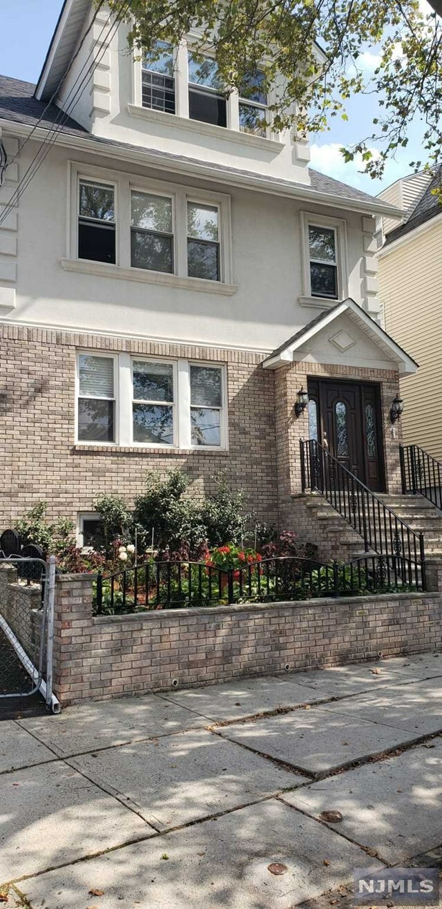 Property Photo:  190 Maple Street 2  NJ 07032 