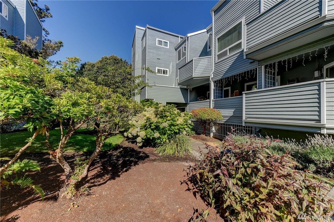 Property Photo: 21925 7th Avenue S 117 WA 98198
