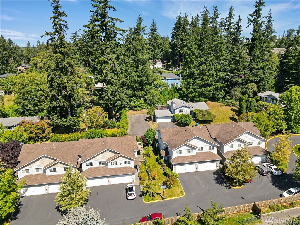 Property Photo:  15021 44th Ave W 12  WA 98087 