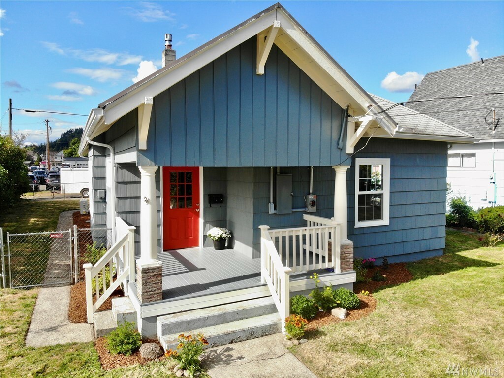 Property Photo:  277 SW Lewis Street  WA 98532 