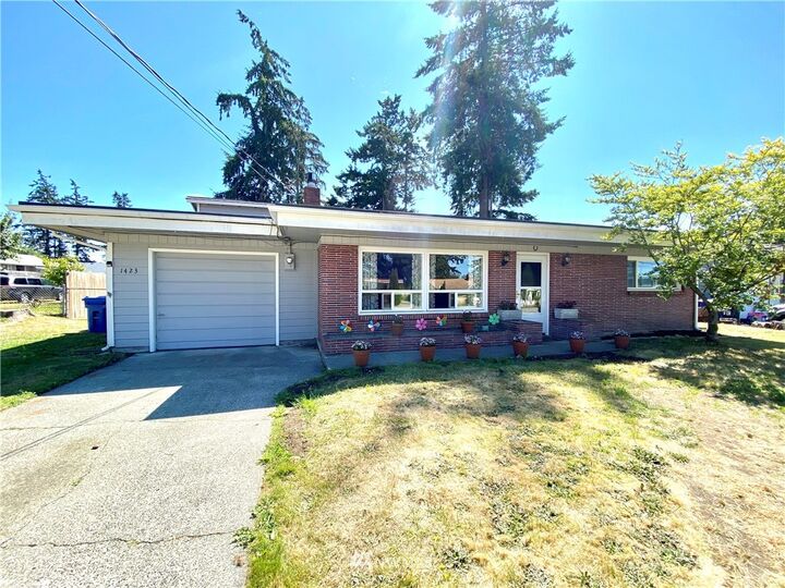 1423 NE 5th Avenue  Oak Harbor WA 98277 photo