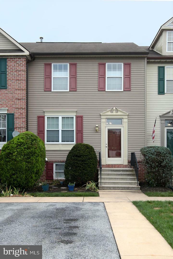 Property Photo:  202 Spruce Court  PA 17003 