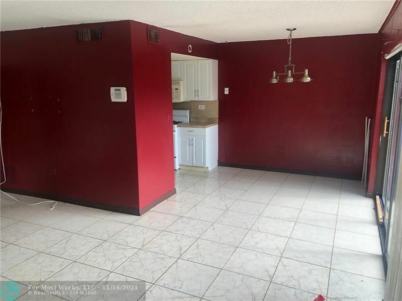 Property Photo:  2938 E Missionwood Cir B-26  FL 33025 