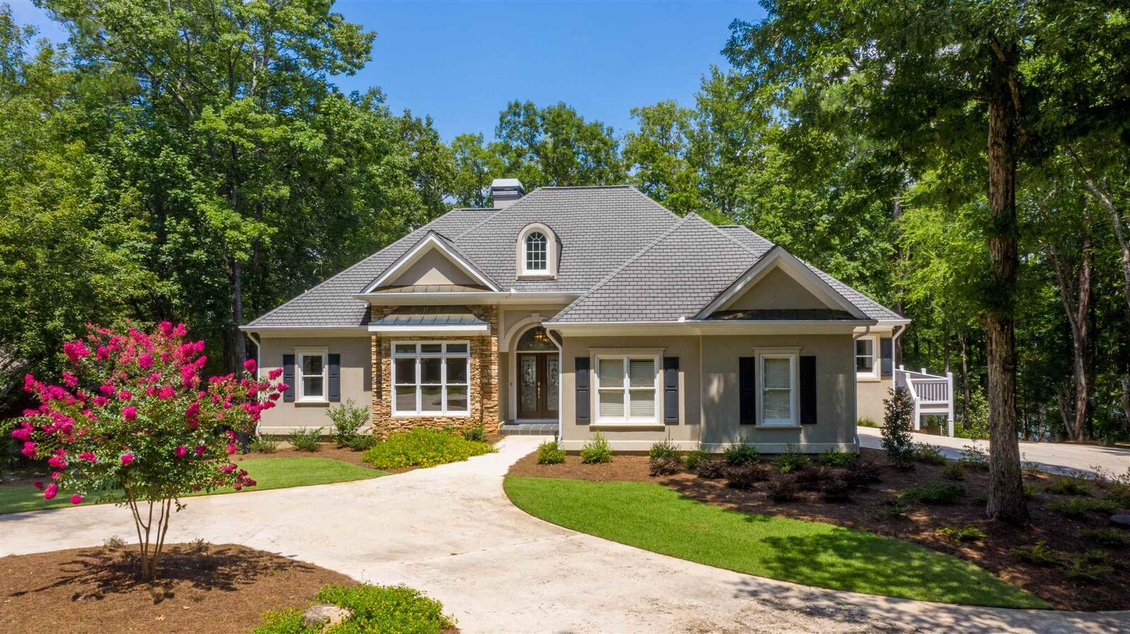 Property Photo: 1020 Davison Lane GA 30642