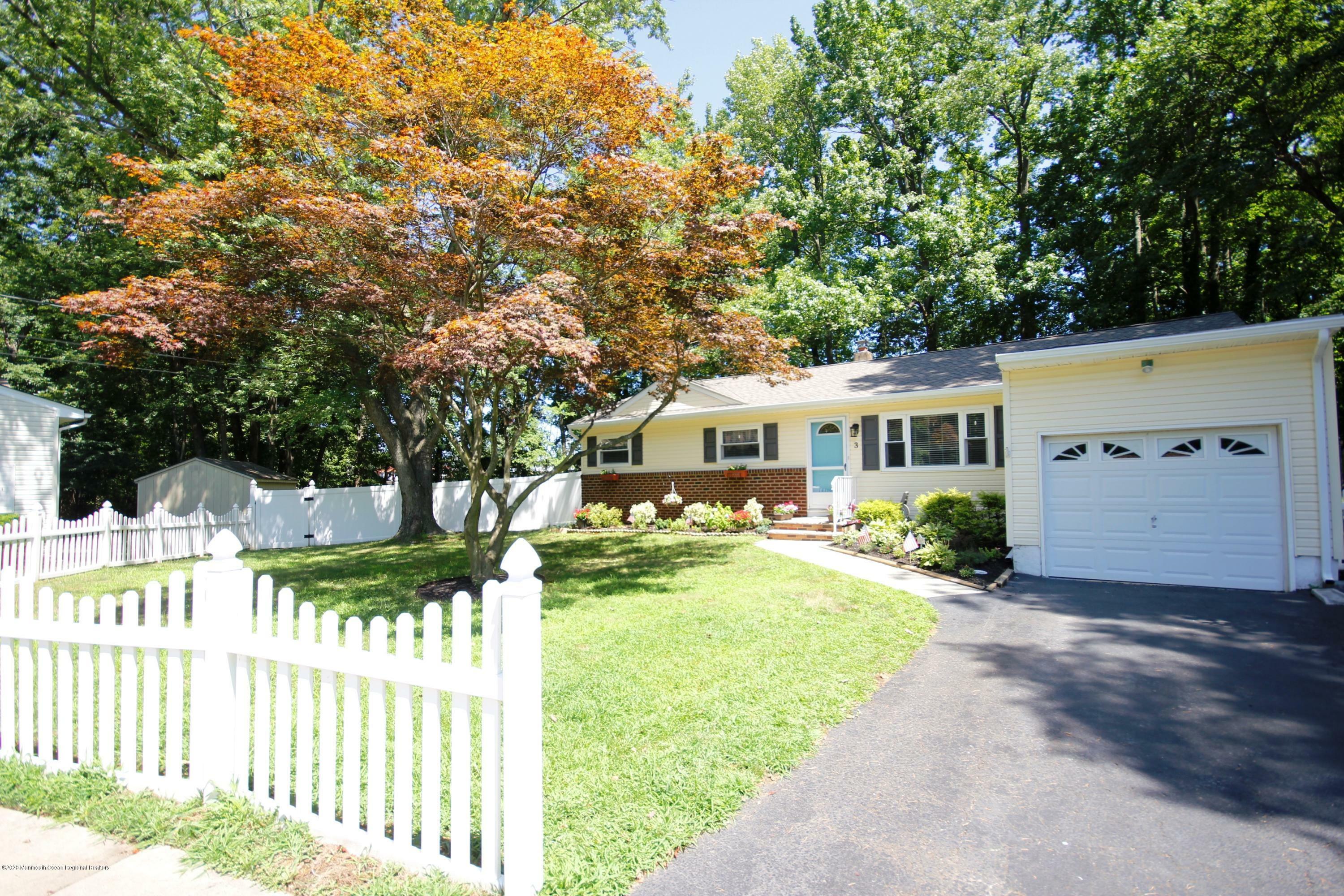 Property Photo:  3 Eisenhower Court  NJ 07747 