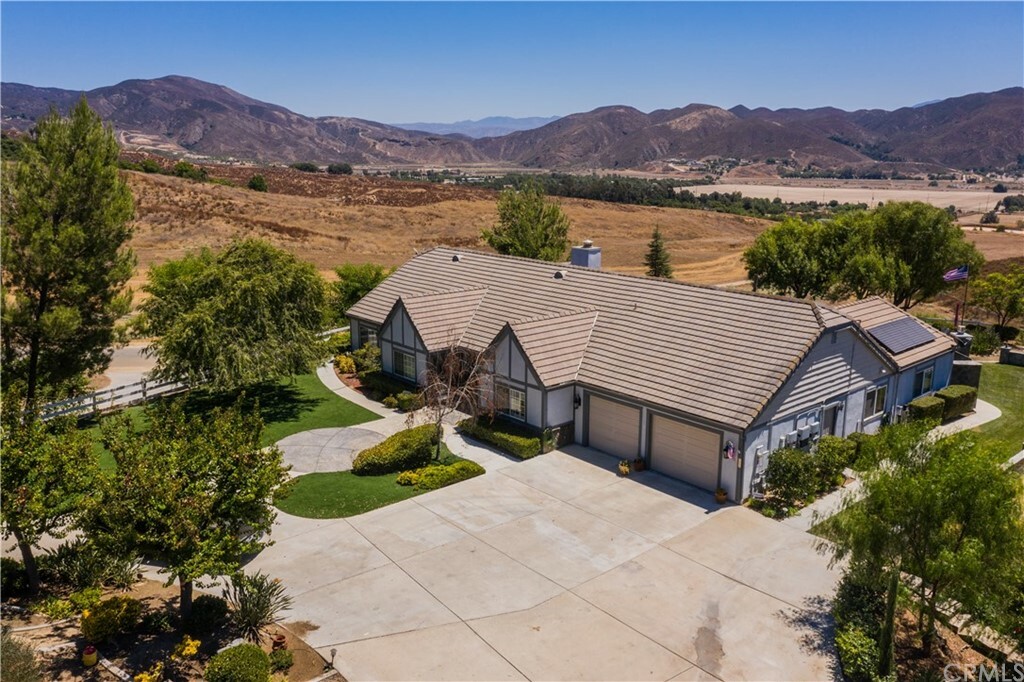 Property Photo:  35790 W Linda Rosea Road  CA 92592 