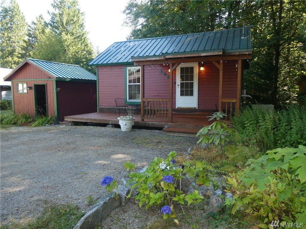 Property Photo:  108 S 3rd  WA 98288 