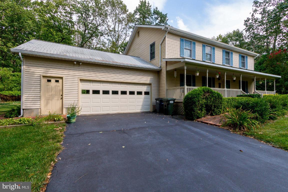 Property Photo: 12781 Lost Creek Court VA 20112