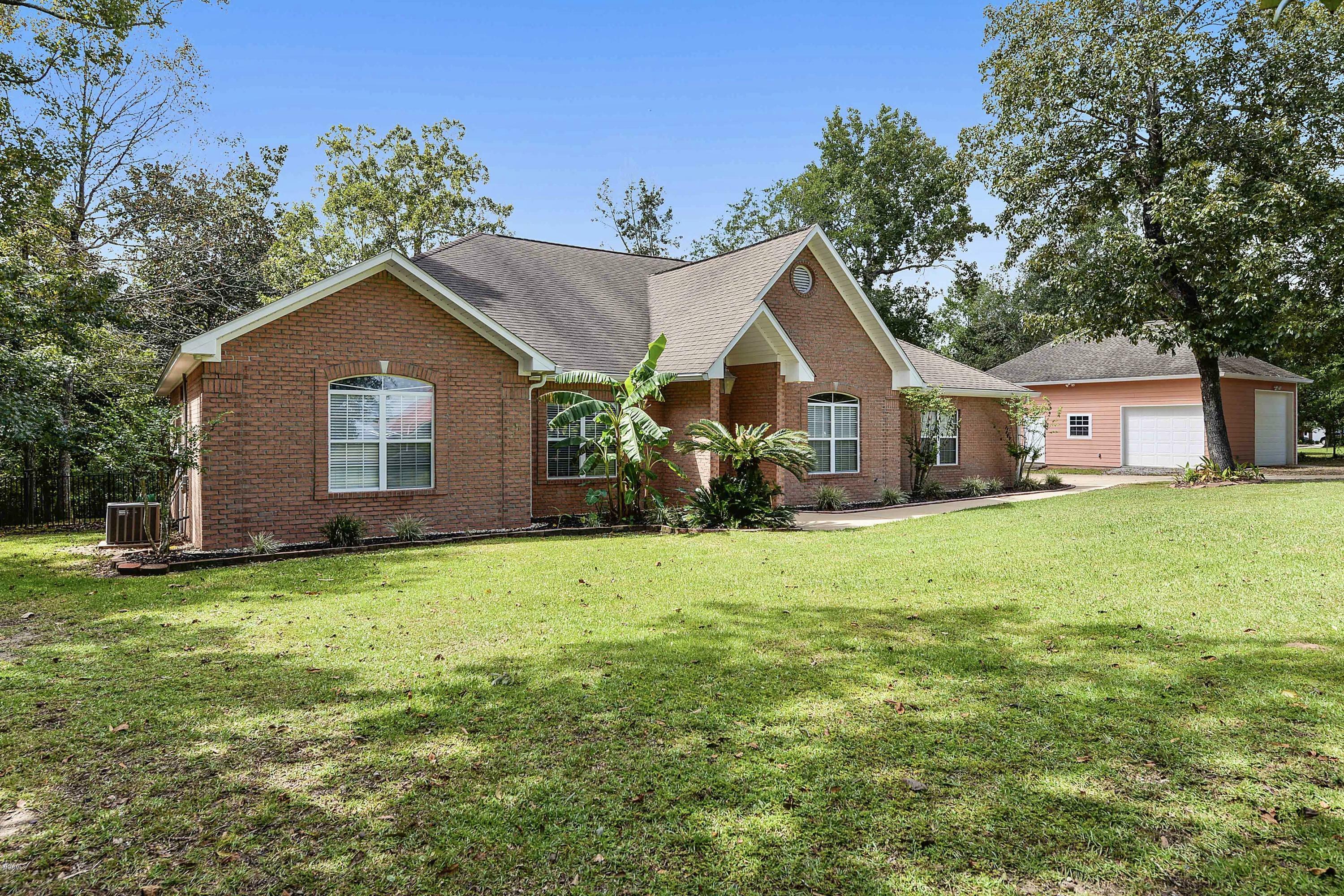 1413 Magnolia Bluff Drive  Gautier MS 39553 photo