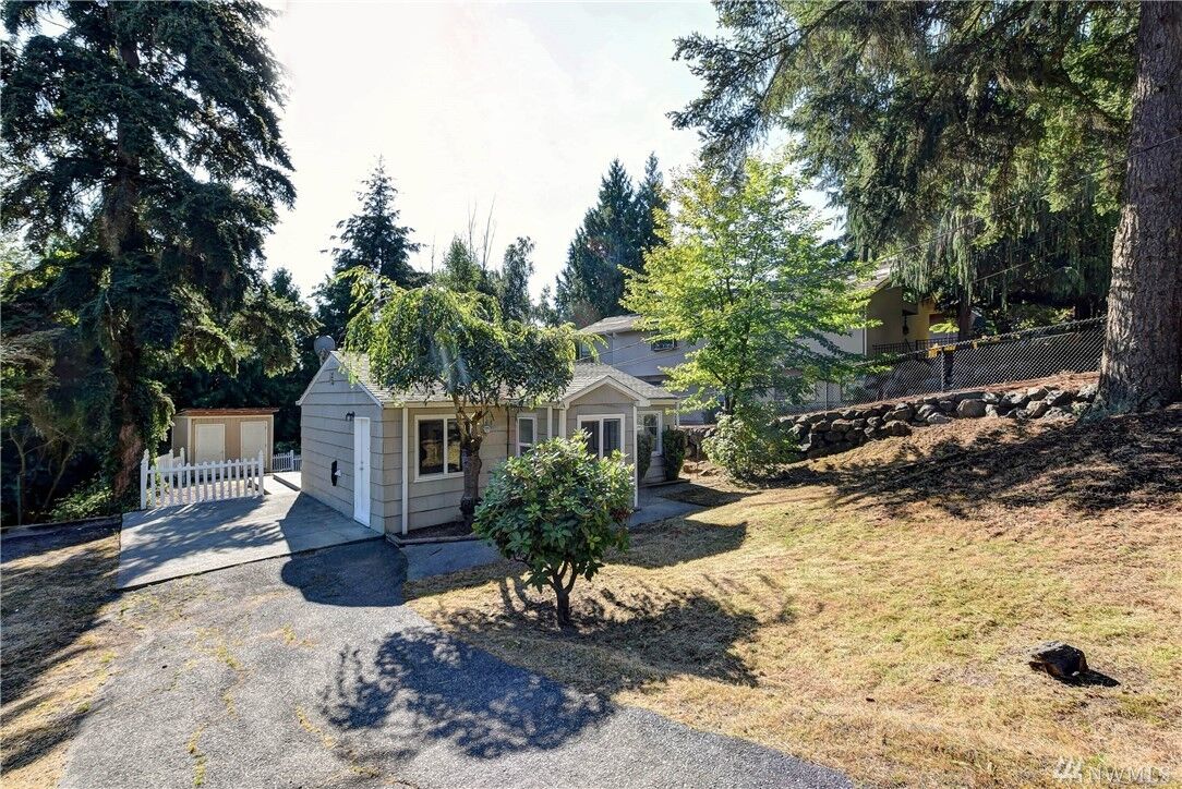 Property Photo: 10056 38th Avenue NE WA 98125