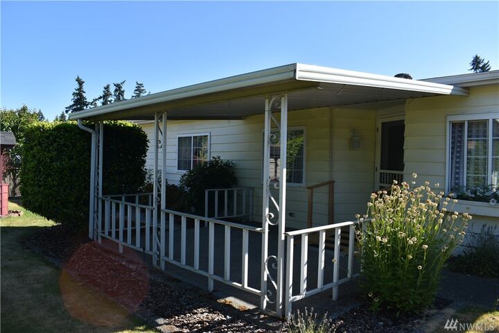 Property Photo:  2500 Alder St 54  WA 98354 