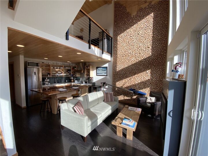 Property Photo:  190  Pass Life Way 1  WA 98068 