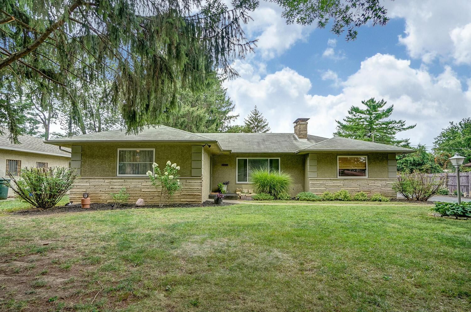 Property Photo:  2852 Berwick Boulevard  OH 43209 