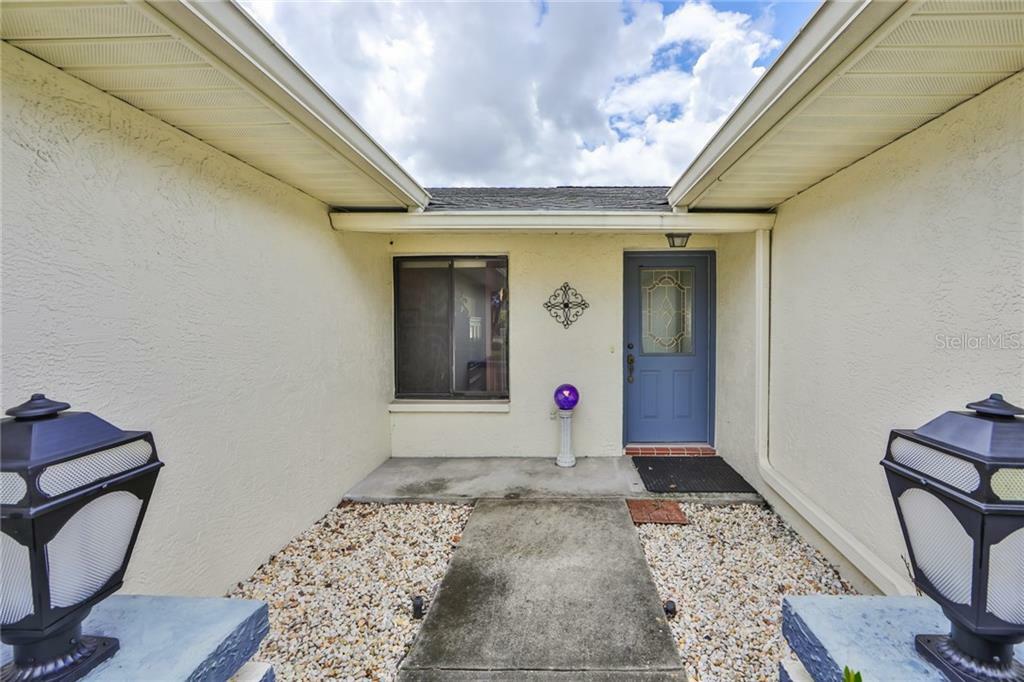 Property Photo:  1318 Idlewood Drive  FL 33573 