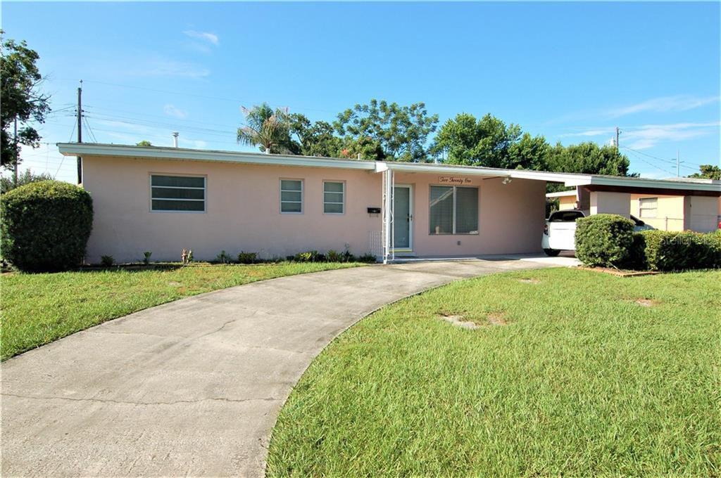 Property Photo: 221 Brighton Way FL 32707