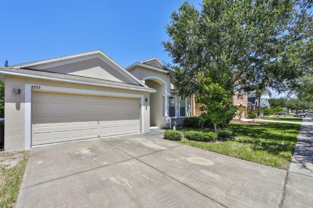 Property Photo:  8353 Moccasin Trail Drive  FL 33578 