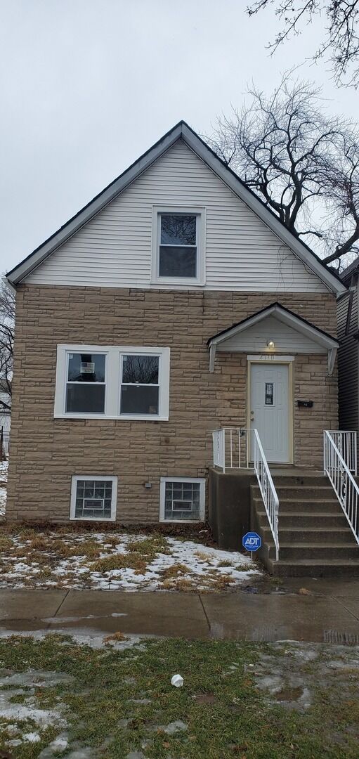 Property Photo: 4710 West Ohio Street IL 60644