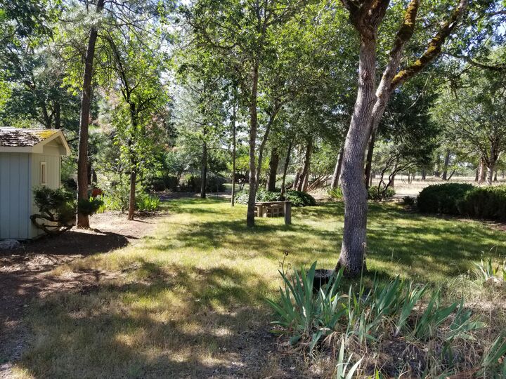 515 Bond Drive  Shady Cove OR 97539 photo