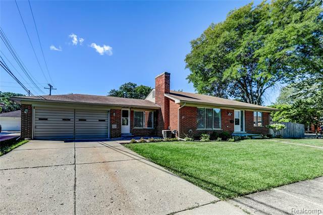 Property Photo:  21118 Evergreen Street  MI 48082 