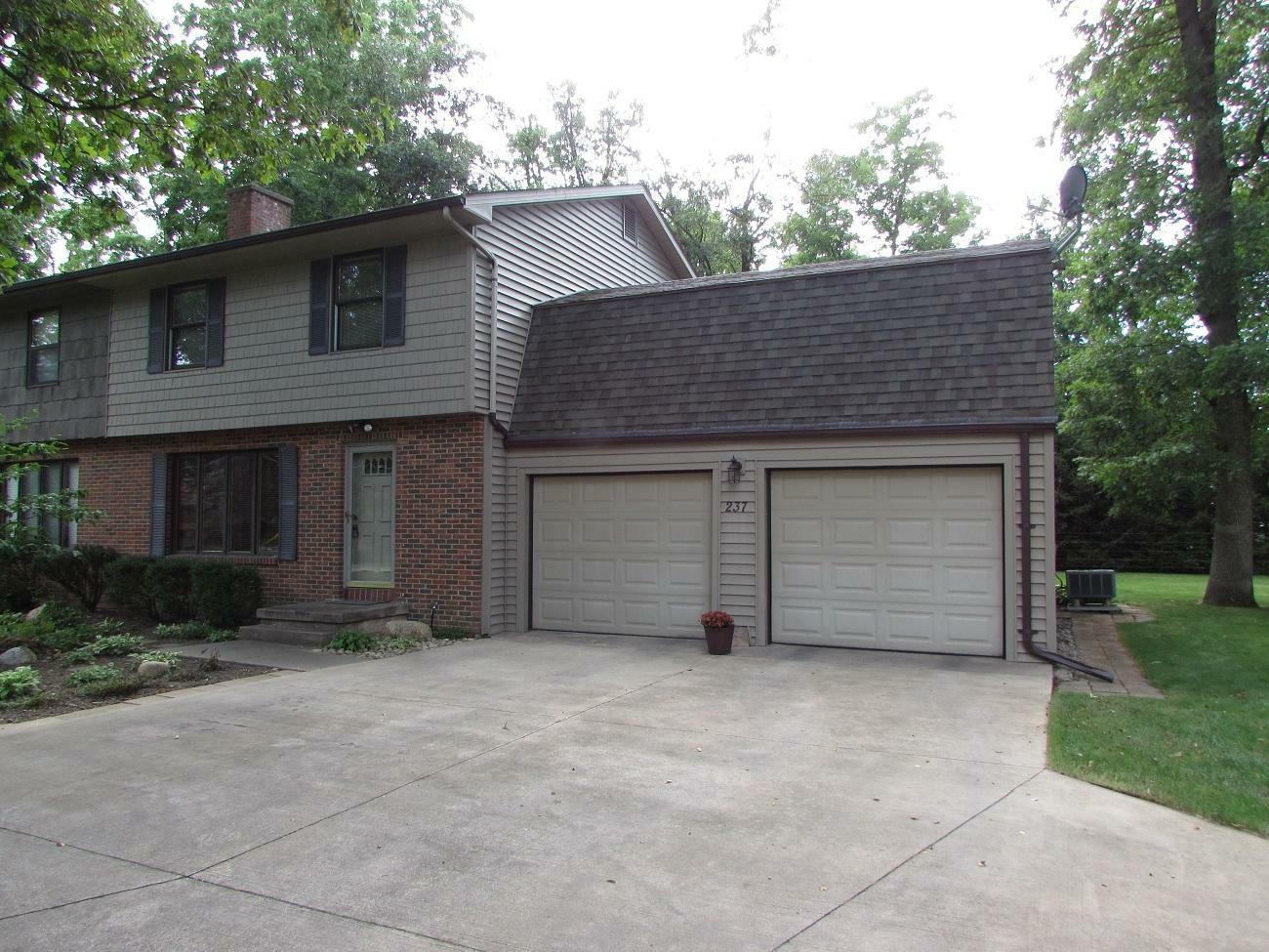 Property Photo:  237 Oak Drive  OH 43357 