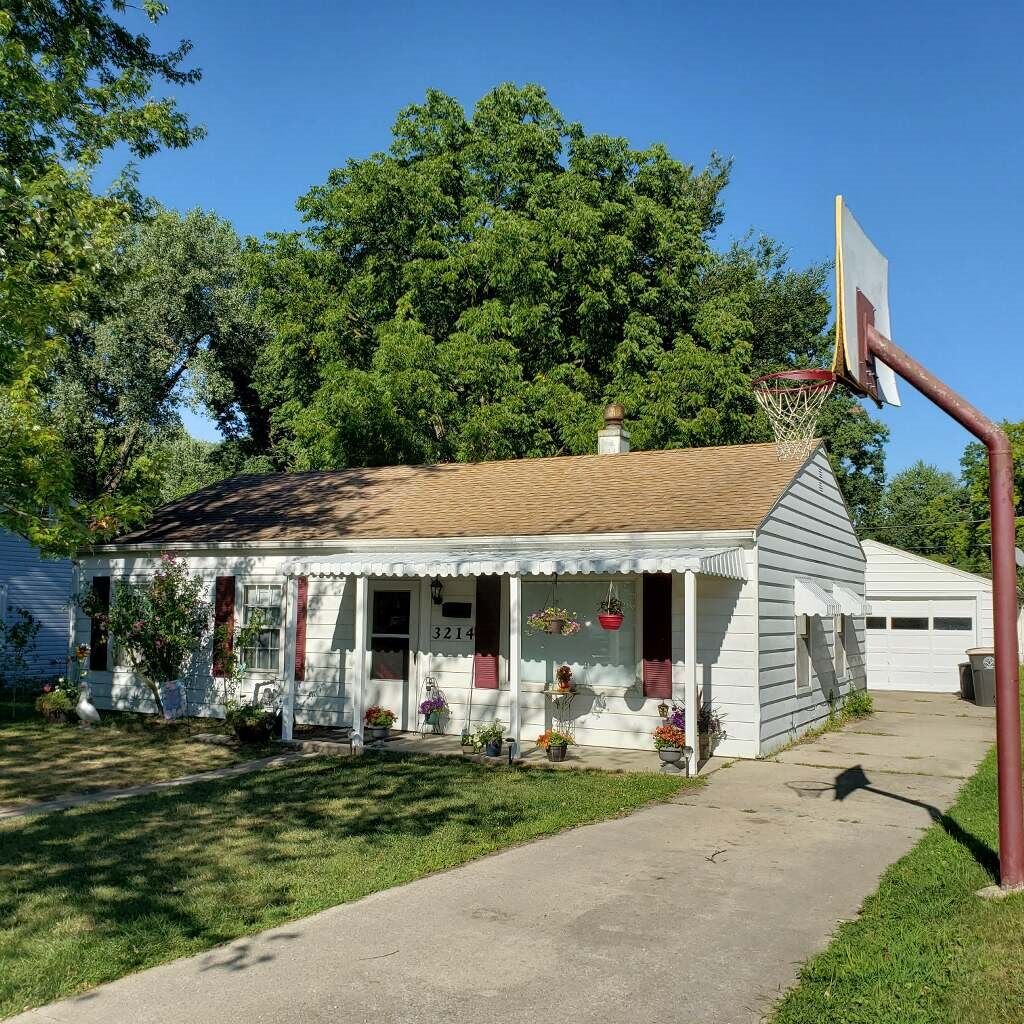 Property Photo:  3214 Woodrow Avenue  IN 46805-2214 