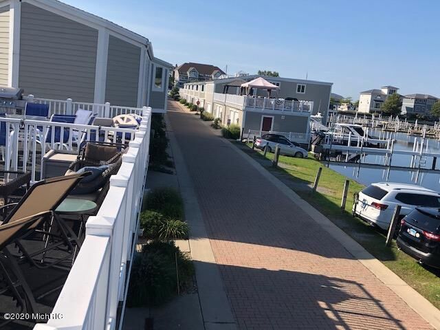 Property Photo: 6 Harbor Isle Drive MI 49117