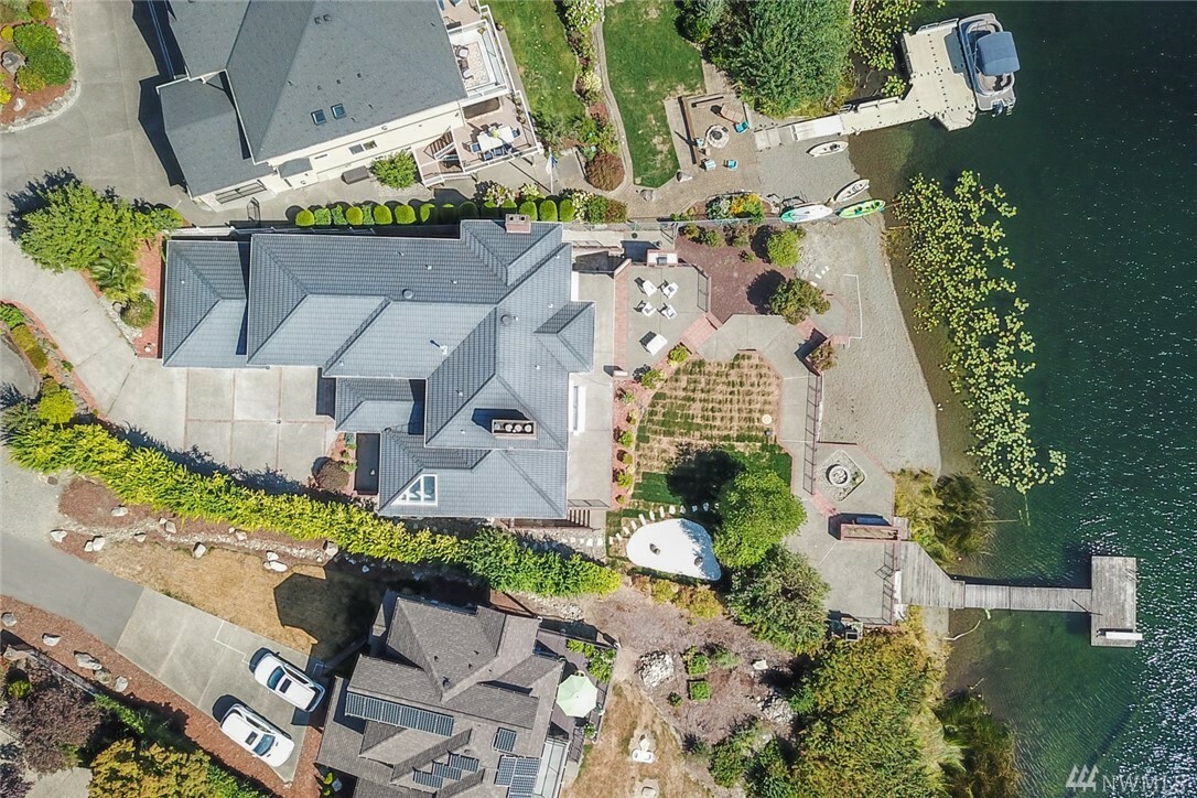 Property Photo: 19250 39th Ave S WA 98188