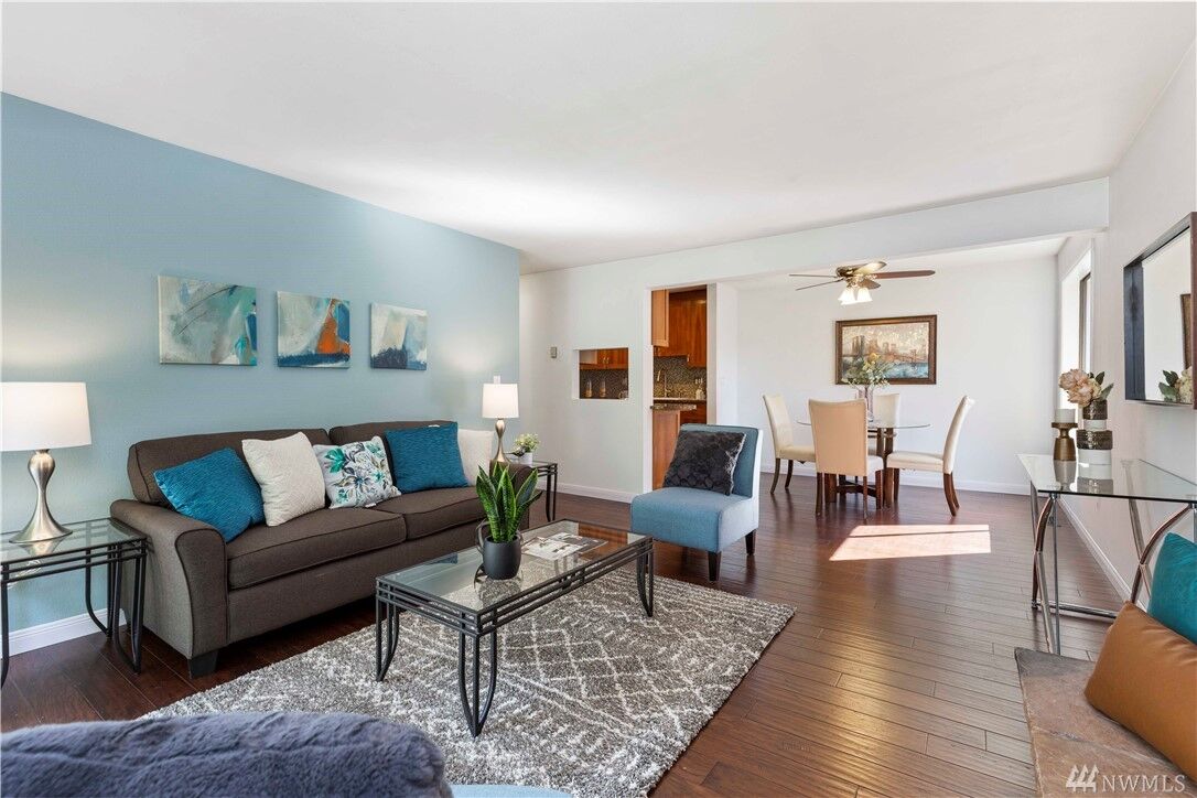 Property Photo: 9903 NE 124th Street 604 WA 98034