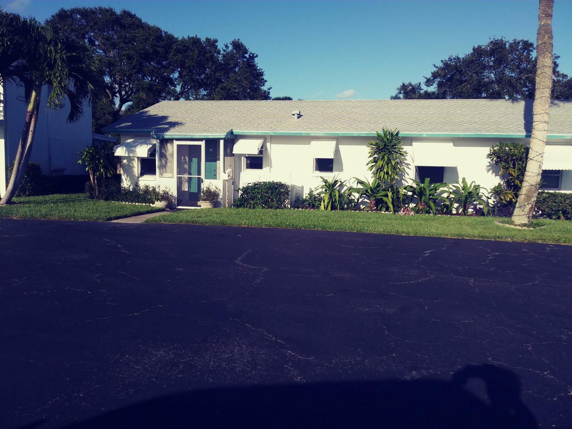 Property Photo: 10162 N Meridian Way North 7 FL 33410