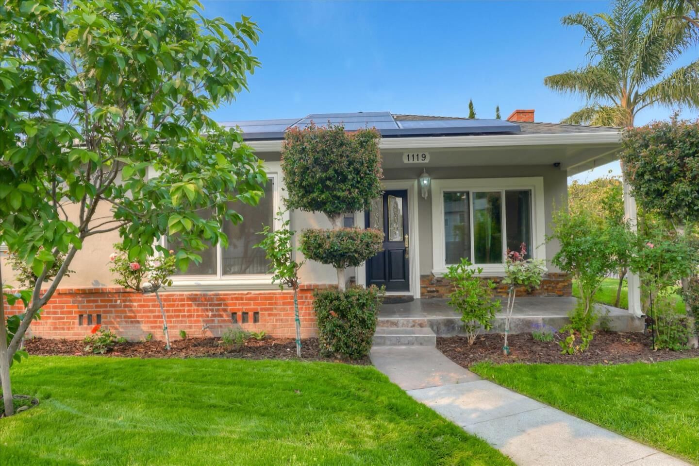 Property Photo:  1119 Newbridge Street  CA 94303 