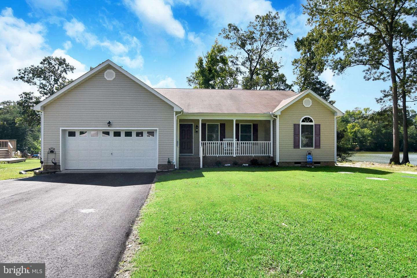 Property Photo:  1104 S Glebe Road  VA 22520 