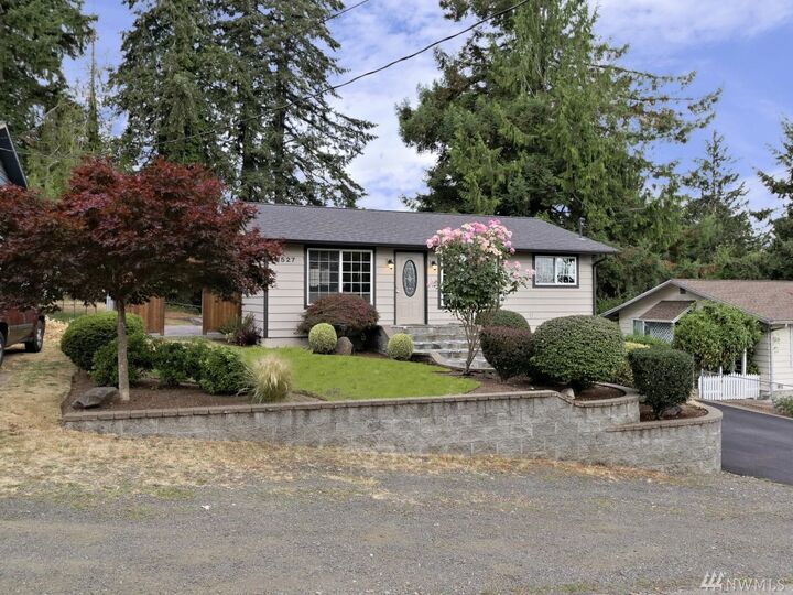 Property Photo: 1527 Center Street WA 98584