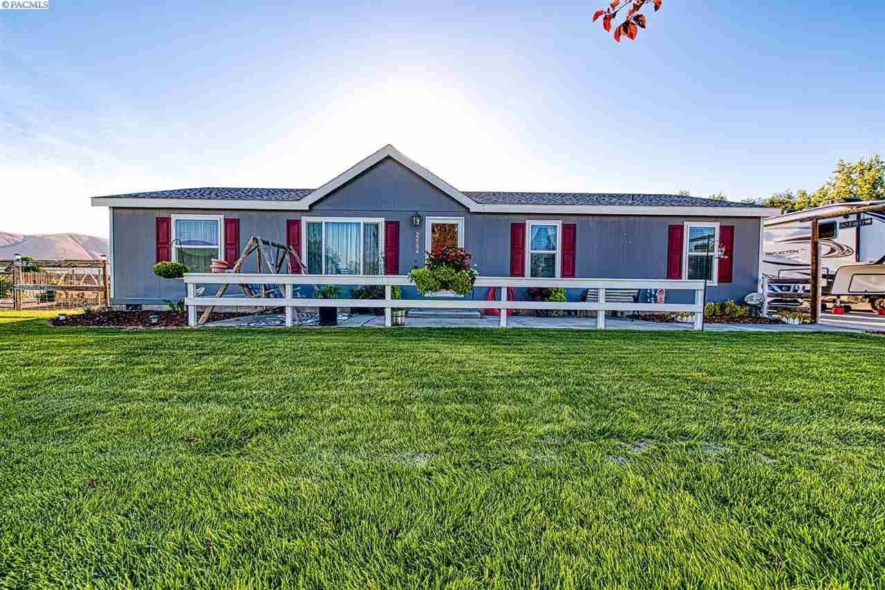 Property Photo:  32104 Hummingbird Pr NE  WA 99320 