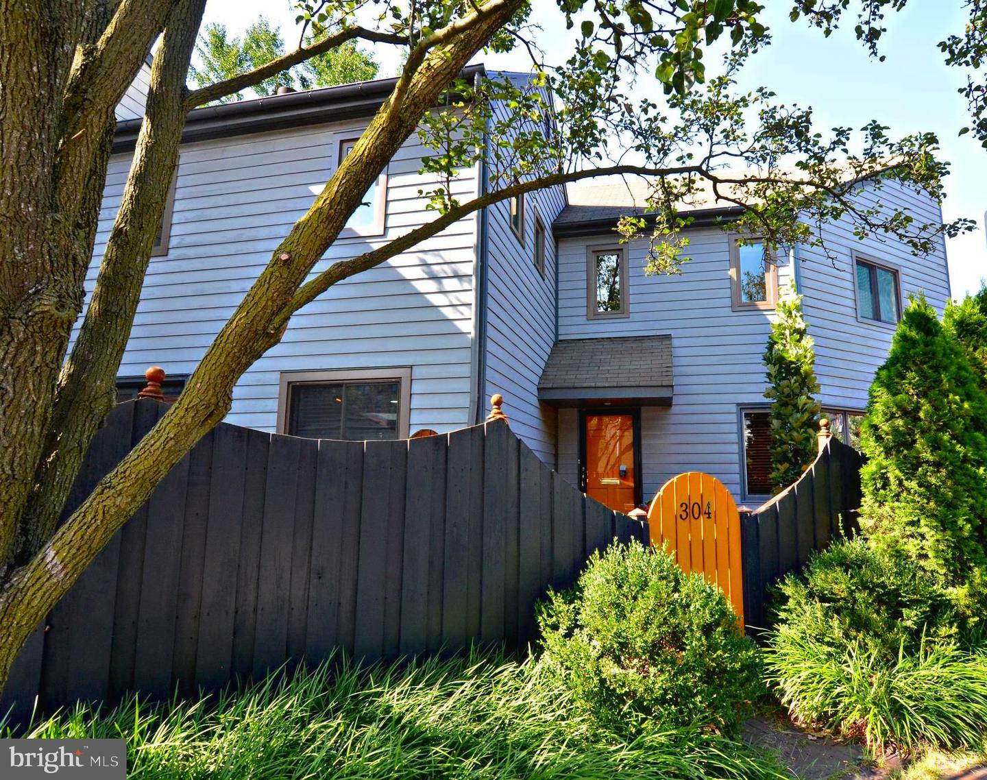 Property Photo:  304 Church Street  PA 17602 