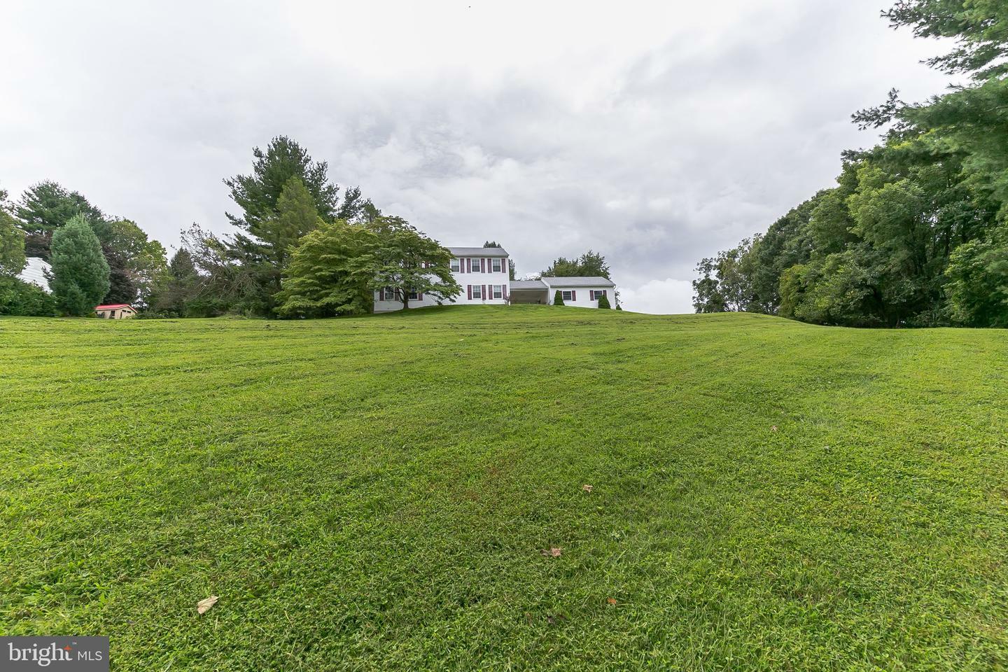 Property Photo: 704 Jacqueline Drive PA 19382