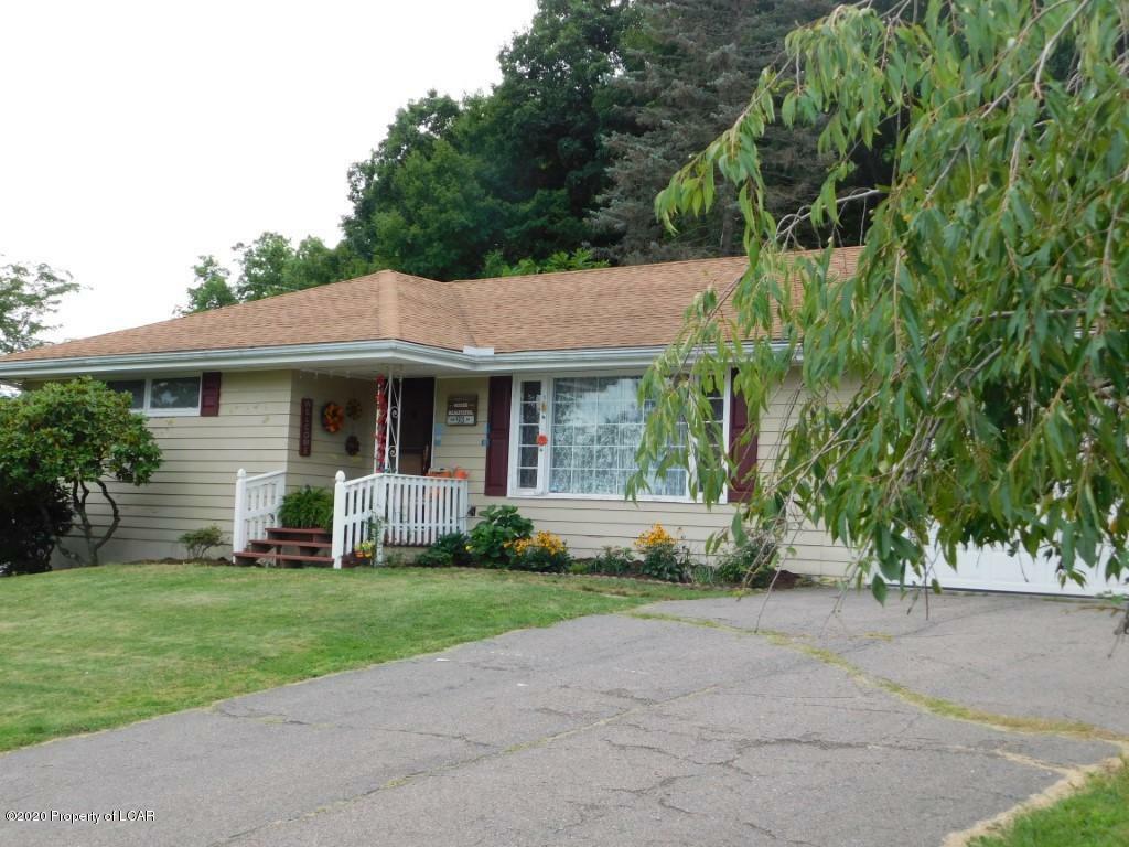 Property Photo:  93 Oak Drive  PA 18612 